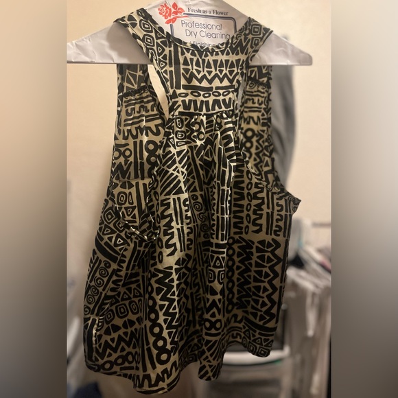 Nice top for any occasion. - Picture 2 of 2